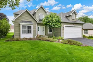 855 Ayers St, Bolingbrook, IL 60440 - Photo 2