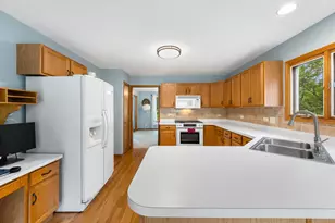 855 Ayers St, Bolingbrook, IL 60440 - Photo 12