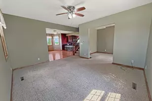 312 E Buckeye Rd, Dakota, IL 61018 - Photo 16
