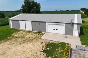 312 E Buckeye Rd, Dakota, IL 61018 - Photo 38