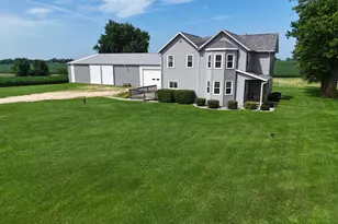 312 E Buckeye Rd, Dakota, IL 61018 - Photo 4