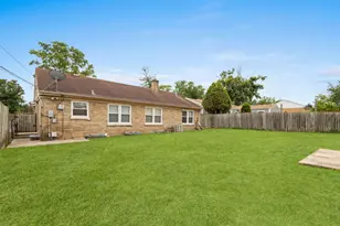251 W 10th St, Chicago Heights, IL 60411 - Photo 28