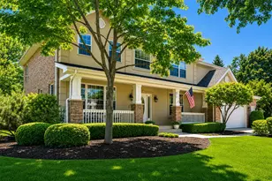411 Periwinkle Way, Prospect Heights, IL 60070 - Photo 2