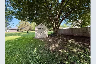 101 S Fairview Place, Clifton, IL 61727 - Photo 22