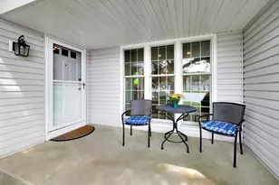 7 The Court Of Hidden Bay, Northbrook, IL 60062 - Photo 2
