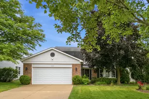 1022 Hobson Dr, Buffalo Grove, IL 60089 - Photo 1