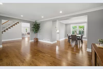 1022 Hobson Drive, Buffalo Grove, IL 60089 - Photo 8