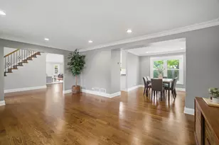 1022 Hobson Dr, Buffalo Grove, IL 60089 - Photo 8
