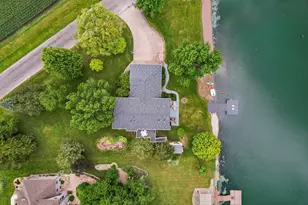 102 Lake View Dr, Fairbury, IL 61739 - Photo 10