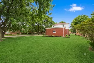 11659 S Maplewood Ave, Chicago, IL 60655 - Photo 4