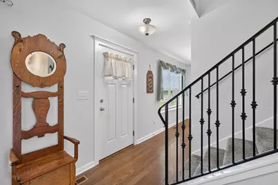22 W Bluebell Avenue, Cortland, IL 60112 - Photo 6