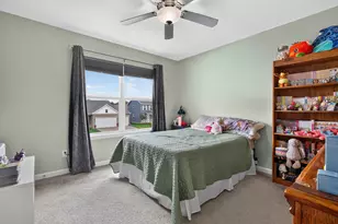 22 W Bluebell Ave, Cortland, IL 60112 - Photo 24