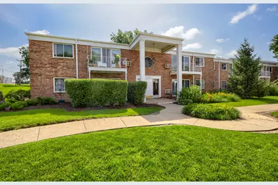543 Burlington Avenue #212, Downers Grove, IL 60515 - Photo 2