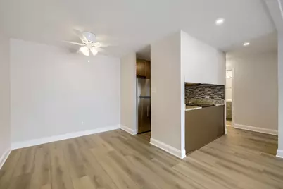 543 Burlington Avenue #212, Downers Grove, IL 60515 - Photo 6