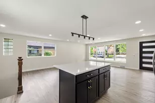9513 Lowell Ave, Skokie, IL 60076 - Photo 18
