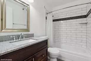 1122 N Clark St, Chicago, IL 60610 - Photo 12