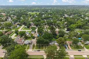 1110 N President St, Wheaton, IL 60187 - Photo 28