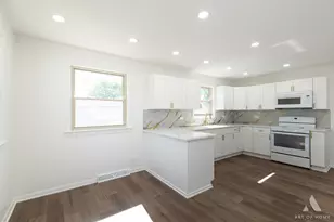 5854 W 81st Pl, Burbank, IL 60459 - Photo 4