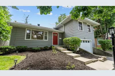 715 E Main Street, Barrington, IL 60010 - Photo 2