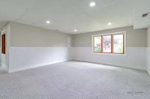 26781 N Cir Dr, Mundelein, IL 60060 - Photo 24
