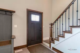 26781 N Cir Dr, Mundelein, IL 60060 - Photo 2
