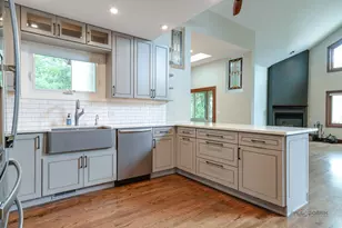 26781 N Cir Dr, Mundelein, IL 60060 - Photo 8