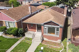 9040 S Oglesby Ave, Chicago, IL 60617 - Photo 2
