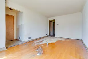 9040 S Oglesby Ave, Chicago, IL 60617 - Photo 8