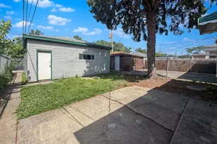 9040 S Oglesby Ave, Chicago, IL 60617 - Photo 28