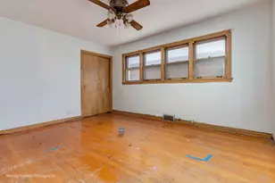 9040 S Oglesby Ave, Chicago, IL 60617 - Photo 12