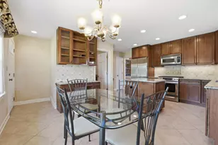 8238 W Balmoral Ave, Chicago, IL 60656 - Photo 12