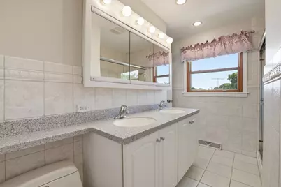 8238 W Balmoral Avenue, Chicago, IL 60656 - Photo 26