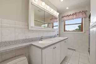 8238 W Balmoral Ave, Chicago, IL 60656 - Photo 26