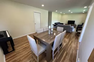 1431 E Emmerson Ln, Mount Prospect, IL 60056 - Photo 8