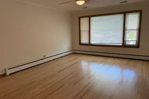 9559 S Yates Blvd, Chicago, IL 60617 - Photo 2