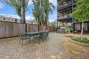 2352 N Cleveland Ave, Chicago, IL 60614 - Photo 10