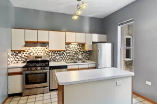 2352 N Cleveland Ave, Chicago, IL 60614 - Photo 6