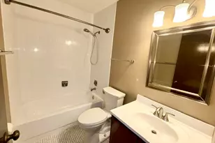 183 N Waters Edge Dr W, Glendale Heights, IL 60139 - Photo 20