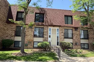 183 N Waters Edge Dr W, Glendale Heights, IL 60139 - Photo 1