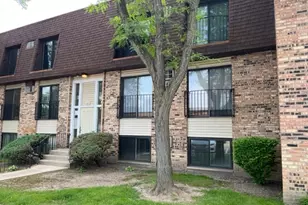 183 N Waters Edge Dr W, Glendale Heights, IL 60139 - Photo 2