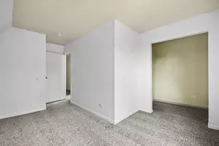 662 Bent St, Elgin, IL 60120 - Photo 18