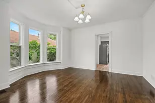 662 Bent St, Elgin, IL 60120 - Photo 8