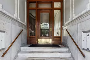 5718 S Dorchester Ave, Chicago, IL 60637 - Photo 2