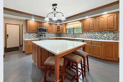 2094 Running Deer Lane, Freeport, IL 61032 - Photo 18