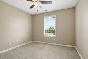 1818 Glenbridge Rd, Bloomington, IL 61704 - Photo 20
