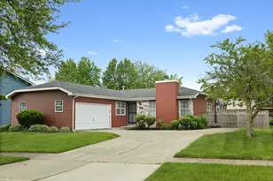 5733 Woodgate Dr, Matteson, IL 60443 - Photo 2