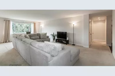 2812 E Bel Aire Drive #303, Arlington Heights, IL 60004 - Photo 4