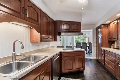 2812 E Bel Aire Drive #303, Arlington Heights, IL 60004 - Photo 6