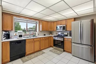 18206 Rita Rd, Tinley Park, IL 60477 - Photo 4