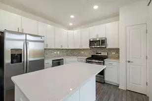 2001 Stuttle Rd, Batavia, IL 60510 - Photo 12